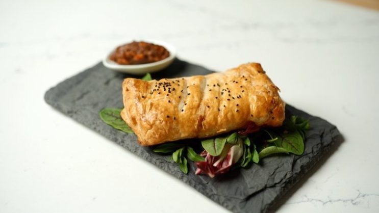 https://www.provisioneronline.com/ext/resources/2022/10/21/Merguez-American-lamb-roll-with-date-chutney.jpg?height=418&t=1666832773&width=800